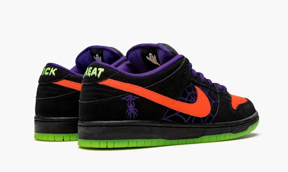 NIKE SB DUNK LOW "Night of Mischief"